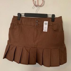 Hollister High Rise Pleated Skirt